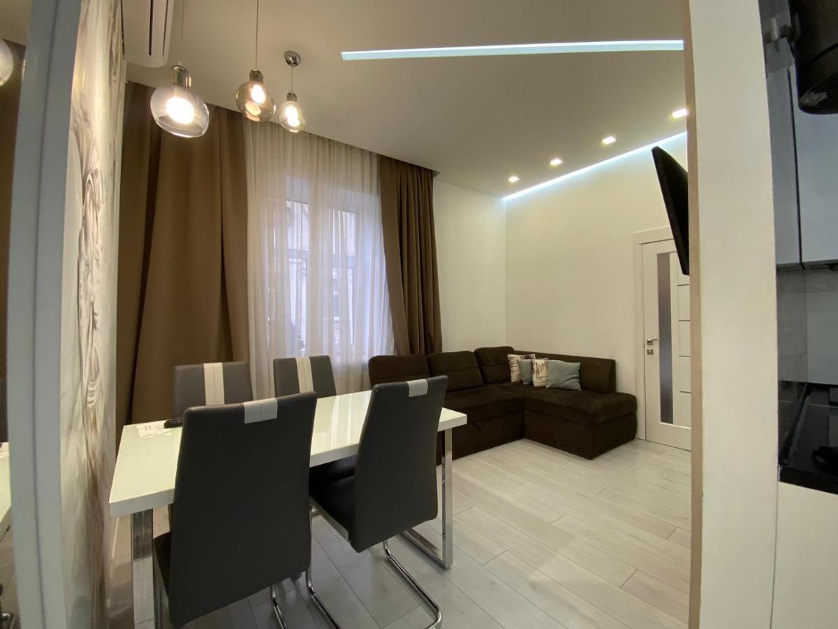 Galicia Apartments Lviv Bagian luar foto